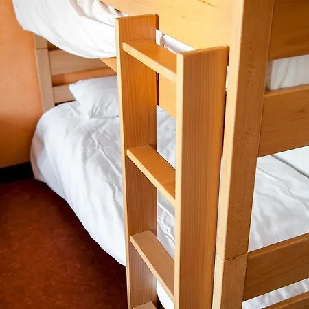 Logis Du Commerce Hotel 3*