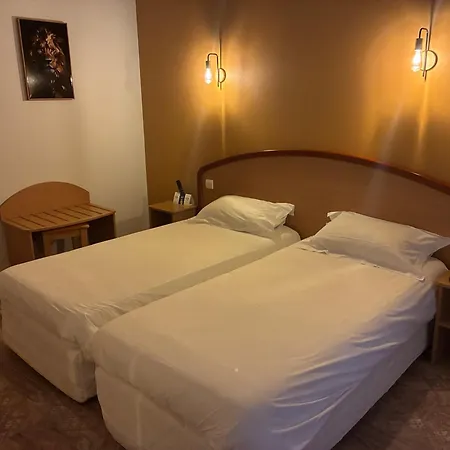 Logis Du Commerce Otel Volvic