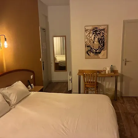 Otel Logis Du Commerce Volvic