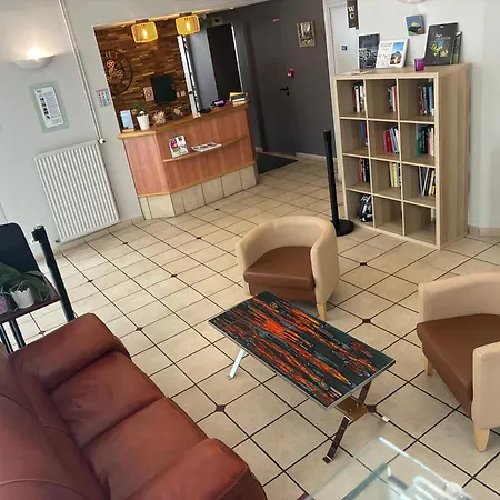 Logis Du Commerce 3* Volvic