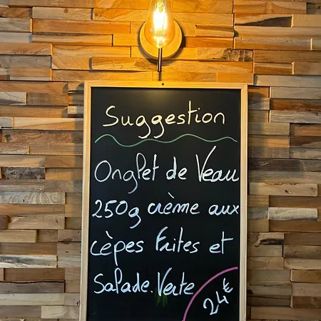 Otel Logis Du Commerce Volvic