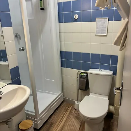 Logis Du Commerce Otel