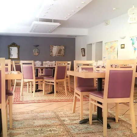 Logis Du Commerce 3*