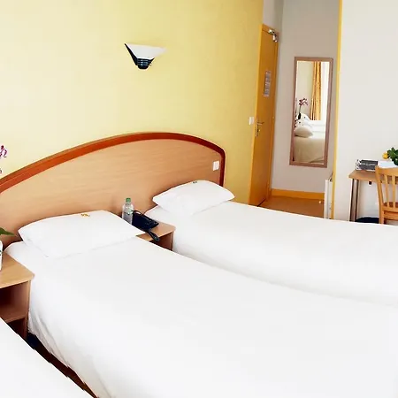 Logis Du Commerce Hotel