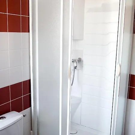 Logis Du Commerce Otel Volvic